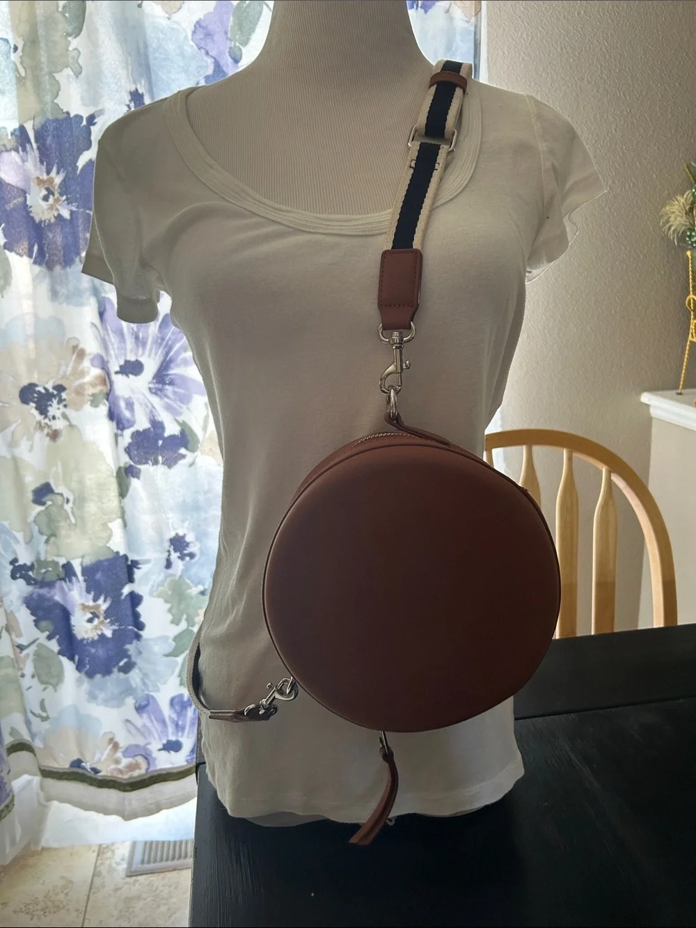 Universal Thread Round Brown Crossbody Bag with Black Adjustable Strap